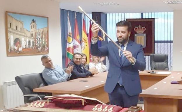 El alcalde de Villadangos justifica su sueldo en la «alta dedicación que exige el municipio»