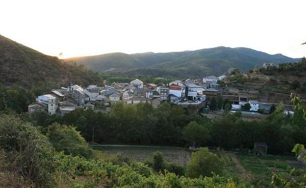 Puente de Domingo Flórez protagoniza este año la ofrenda a la patrona del primer mosto del Bierzo