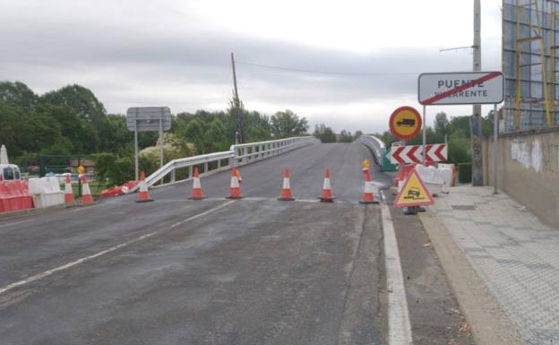 Abre el paso sobre el río Porma en Puente Villarente tras nueve meses de obras y cortes