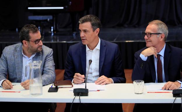 Sánchez aplaza hasta finales de agosto o septiembre su llamada a Iglesias