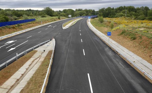 La Junta se opone al cobro de un «peaje blando» en las autovías porque «perjudicaría a la economía y al medio rural»