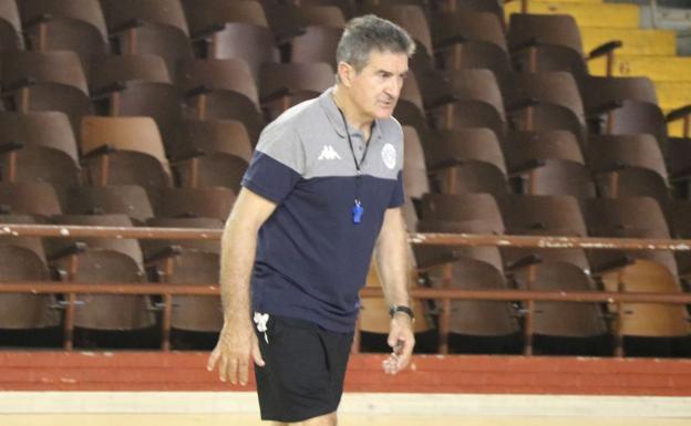 Cadenas espera ver el «gen competitivo» del Abanca Ademar en el Torneo de Viseu