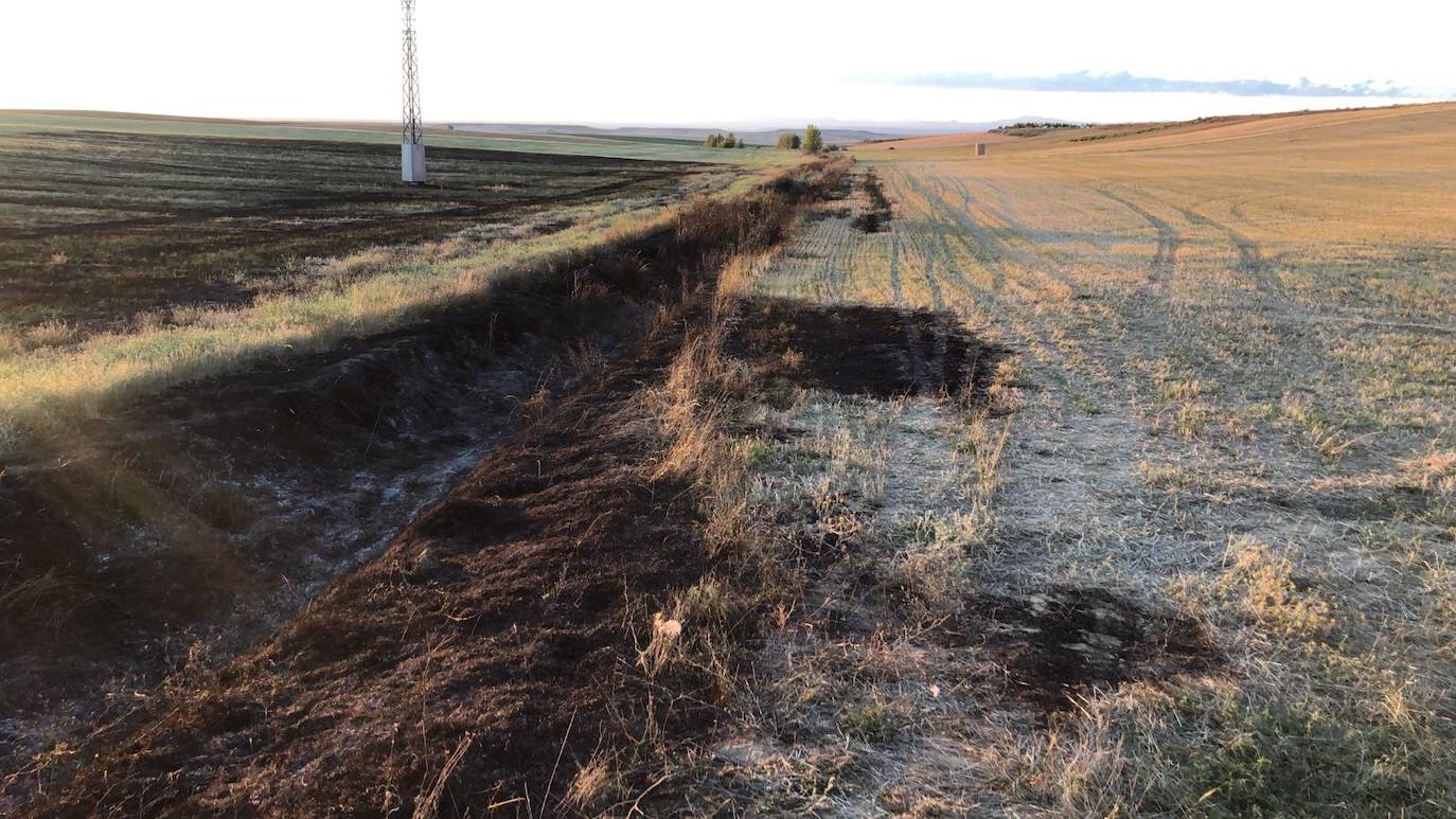 Los restos del incendio en San Pedro de los Oteros
