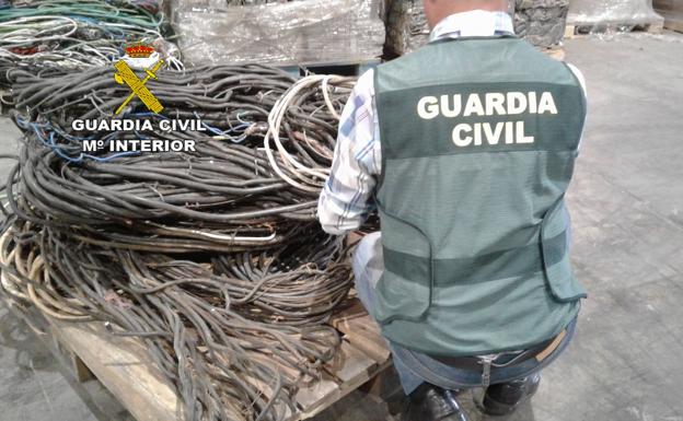 La Guardia Civil detiene a cinco personas por sustracción de cable de cobre y material agrícola en diferentes localidades de la provincia