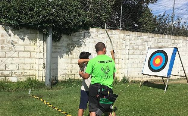 Éxito total de la II Jornada de puertas abiertas de tiro con arco en la Eragudina