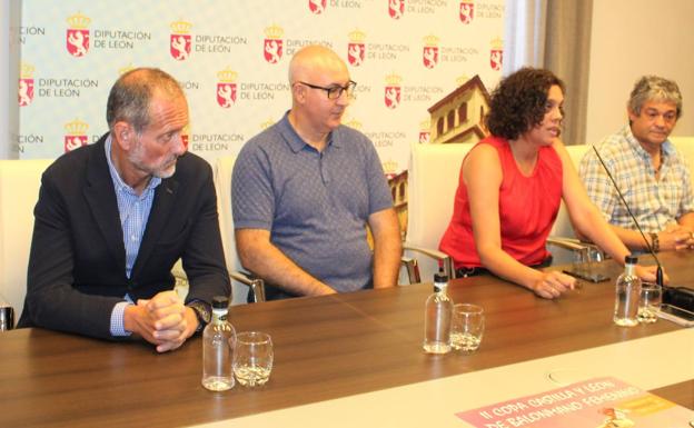 Tres equipos de la DH Plata y uno de la Liga Guerreras acudirán a la II Copa de Castilla y León de balonmano femenino en Villacelama