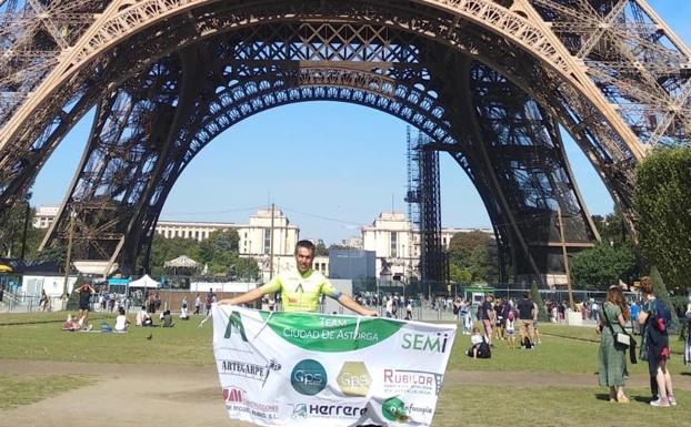 Salva Palomo da presencia al Ciudad de Astorga en la París-Brest-París
