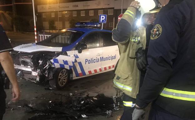 Embisten a una patrulla de la Policía Local de Valladolid ante una alerta por robo en una gasolinera