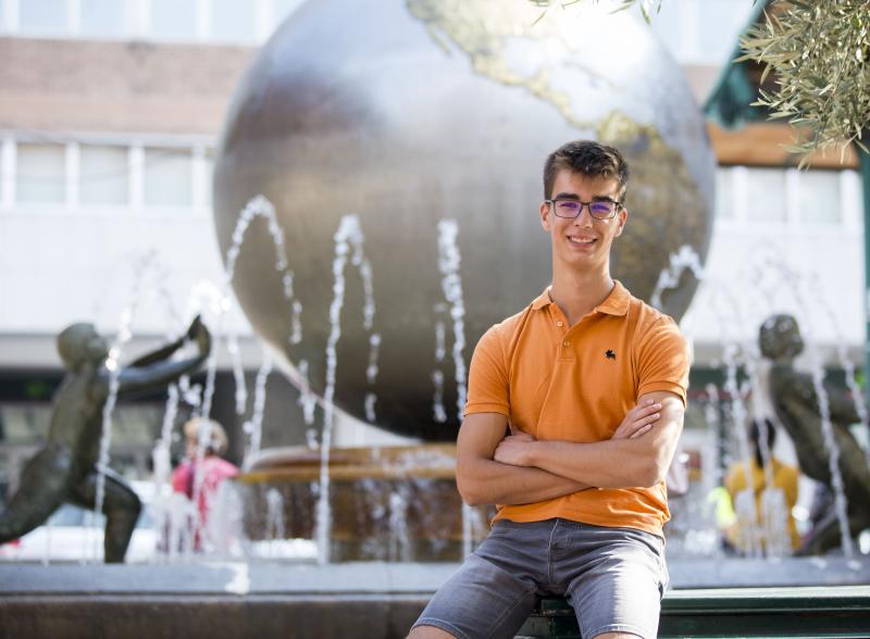 Un joven de 17 años envía a Pedro Sánchez su propuesta para mantener las pensiones