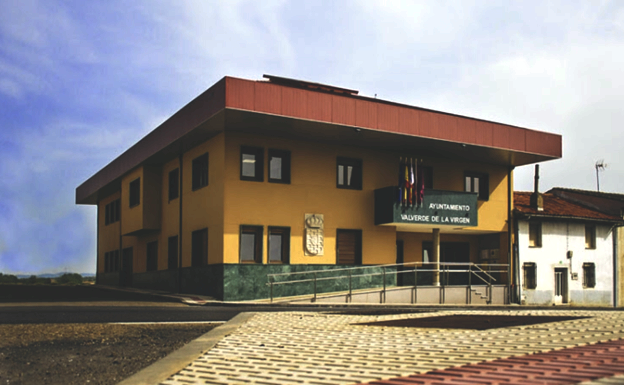 Ciudadanos exige al alcalde de Valverde de La Virgen aclarar «de forma urgente» el uso particular de un vehículo de la flota municipal