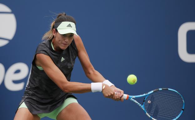 Muguruza se derrumba y cae con Riske