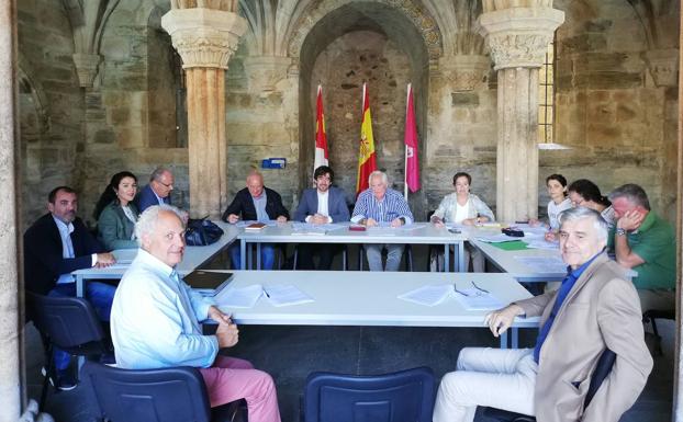 Patrimonio autoriza las obras de accesibilidad e iluminación del monasterio de Santa María de Carracedo