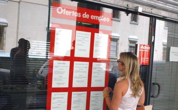 Siete de cada diez empleos creados en Castilla y León en el último año son a jornada parcial