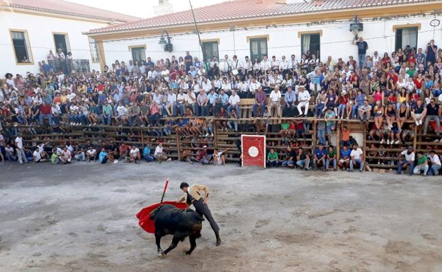 El leonés Javier Castaño y el arte del toreo en Barrancos