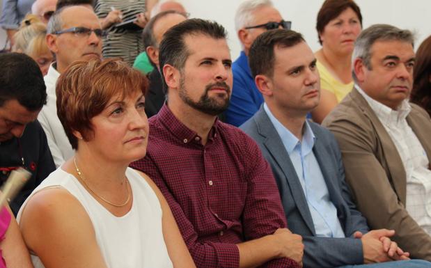 Tudanca lamenta que el «viejo gobierno» quiera hacer «más difícil» la vida en el medio rural de León