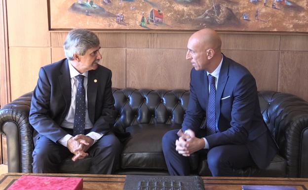 La ULE traslada en su primera cita con el alcalde la «necesidad» de arreglar el Campus