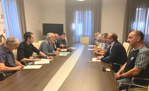 Llorente propone la creación de un nueve ente para la gestión del Aeropuerto que integre colectivos sociales y empresariales