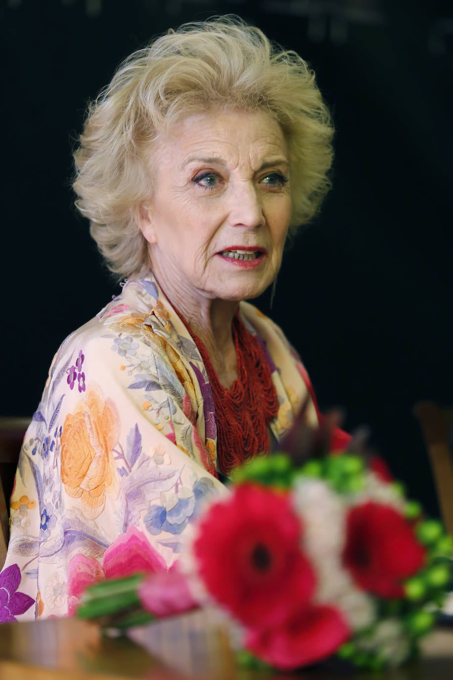 La actriz Marisa Paredes recibe el premio de honor del Festival de Cine de Astorga