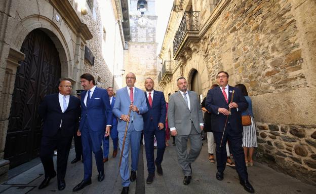 Quiñones compromete más de 6 millones en esta legislatura para el proyecto de depuración y abastecimiento de Las Médulas