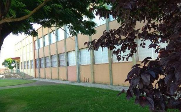 UGT denuncia que el instituto de Valencia de Don Juan no cuenta con los suficientes profesores para iniciar el curso