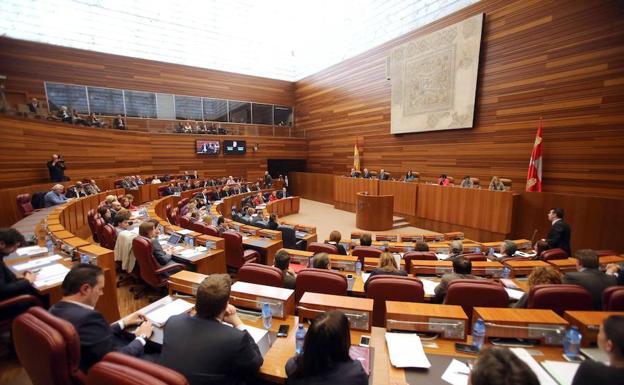 La propuesta de reforma del Estatuto para suprimir los aforamientos se puede bloquear al chocar PP-Cs y el PSOE