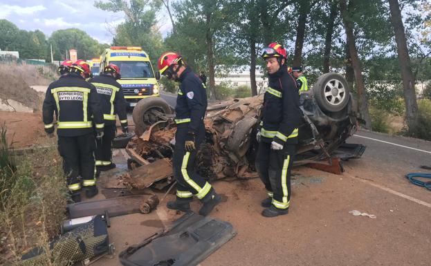 Fallece un hombre de 32 años tras un espectacular accidente de tráfico en Ferral del Bernesga