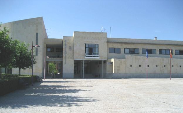 San Andrés abre la matriculación para los cursos de natación del Centro de Ocio de Trobajo del Camino