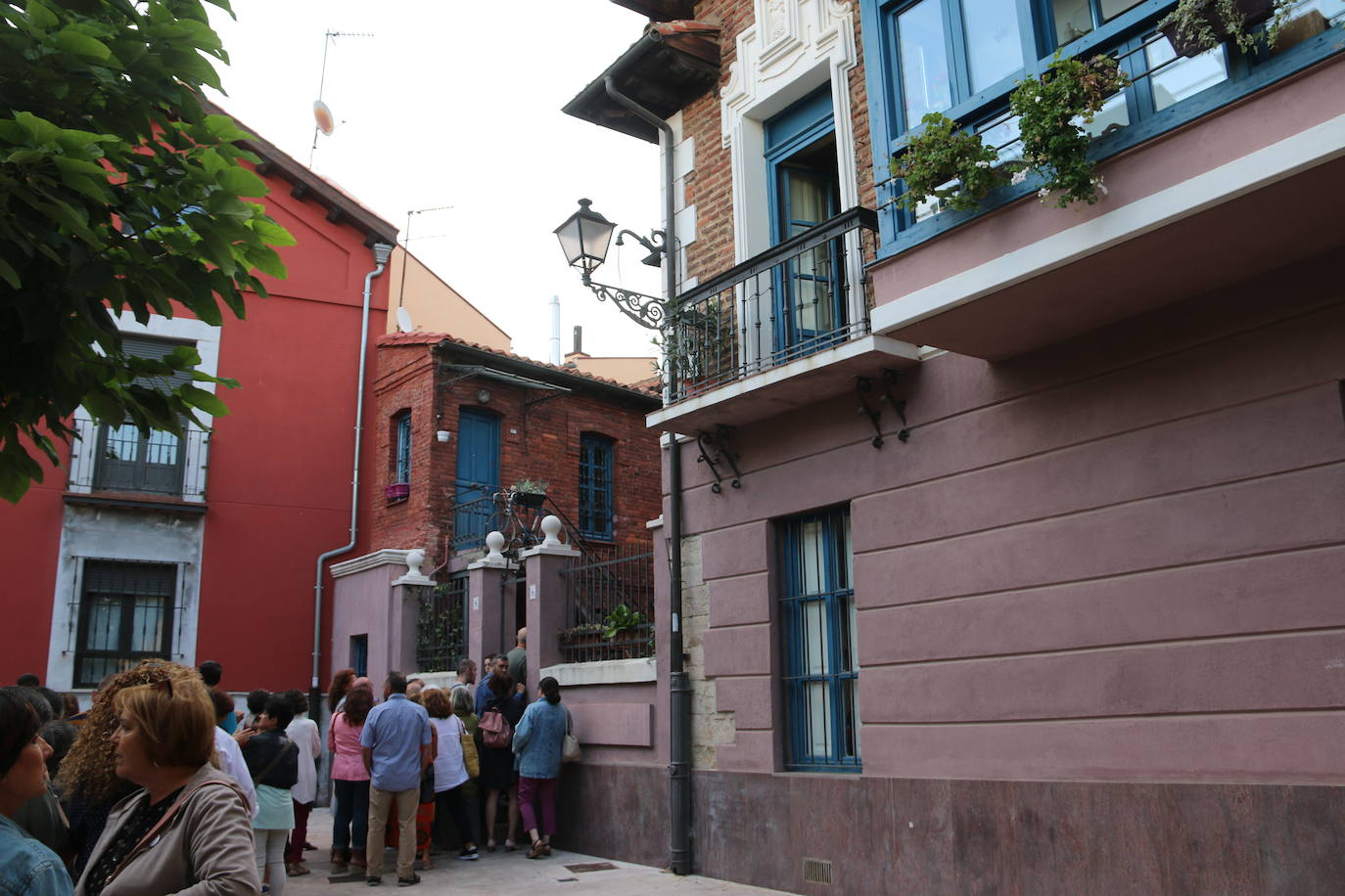 Nace 'El 8 de Serranos' en la 'Little England' de León