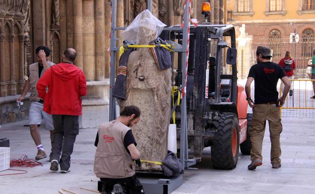Las «discrepancias» entre Cabildo y Patrimonio condenan a una década de olvido a las estatuas de la Catedral