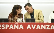 Cristina Narbona y Pedro Sánchez, este jueves, en la reunión de la comisión de la Ejecutiva Federal del PSOE en Ferraz./EP