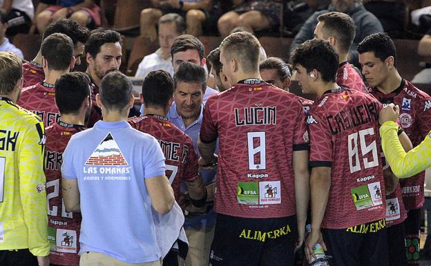 Cadenas: «Hay que sentenciar estos partidos, es muy grave perder ventajas grandes en casa»