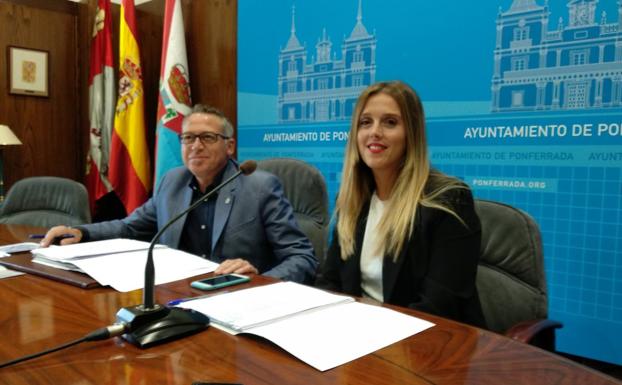 Ponferrada convertirá en naranja 600 plazas para aparcar de la zona azul de la ORA en el centro de la ciudad