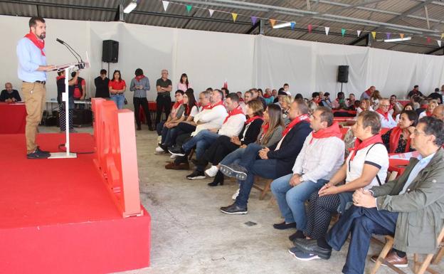 Tudanca pide confianza a los ciudadanos frente a una «antipolítica» que «solo beneficia a quienes perdieron las elecciones»