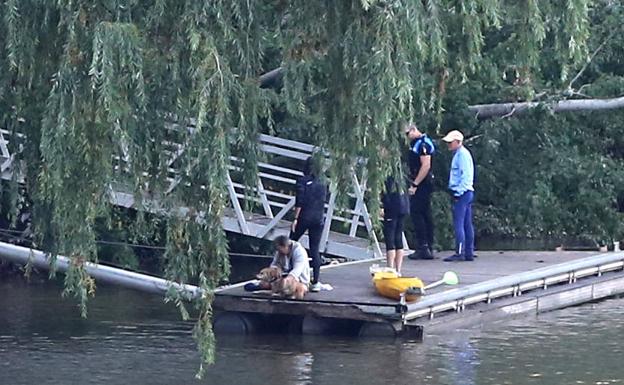 Un hombre se lanza al río Pisuerga para rescatar a su perro