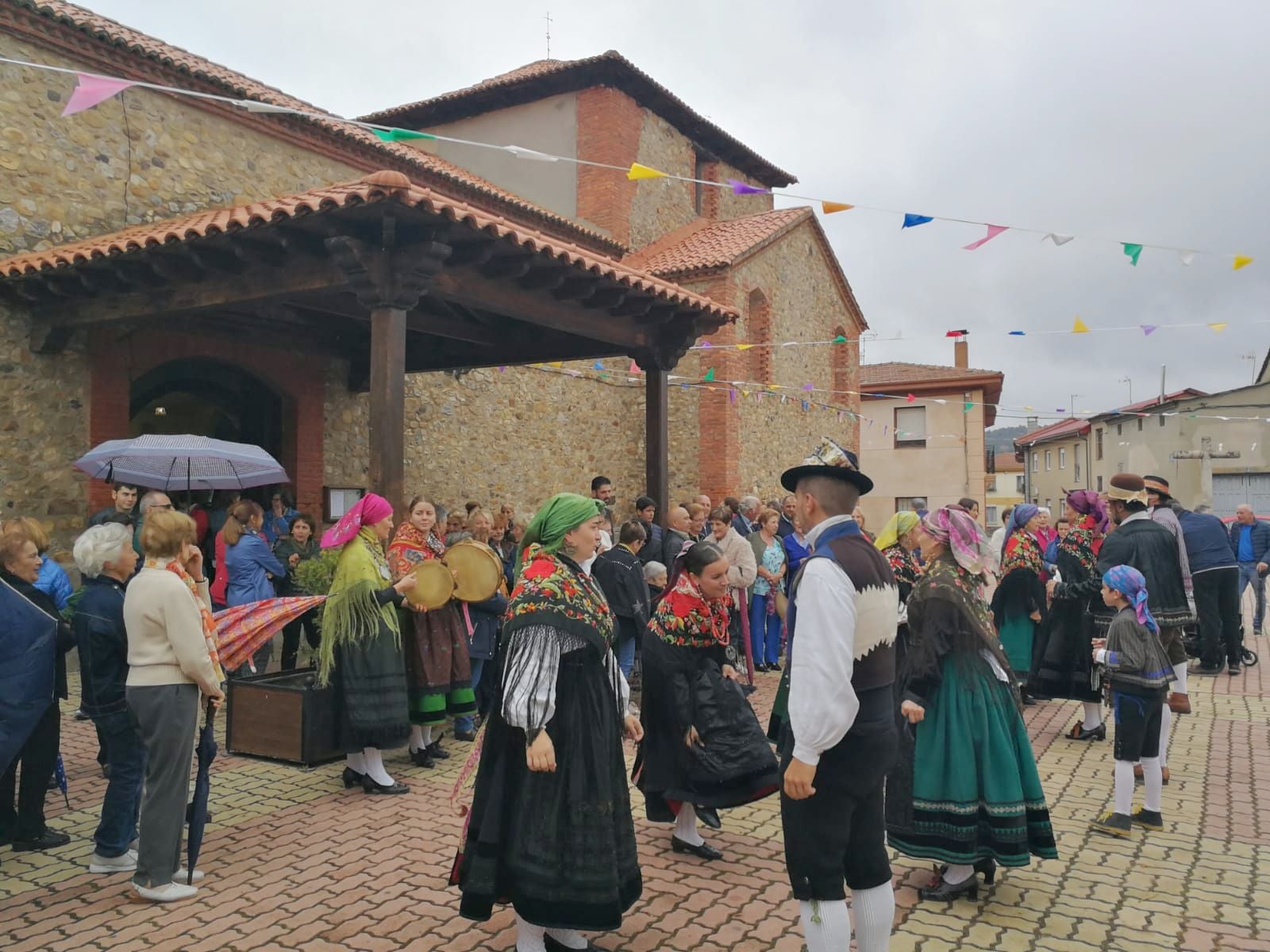 Llamas de la Ribera celebra los 100 años la 'Tía Engracia'