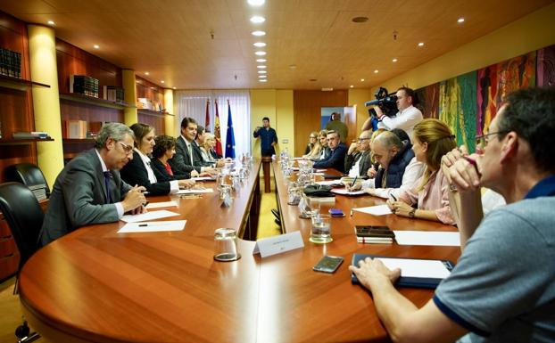 La Junta plantea recuperar las 35 horas apoyada en la «garantía de su correcta puesta en marcha»