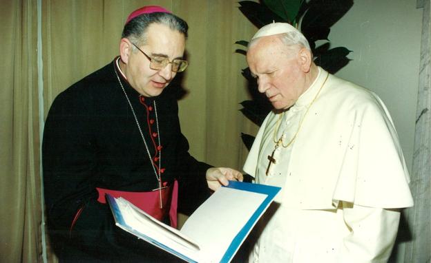 El obispo de León celebra el jueves el XXV aniversario de su ordenación episcopal