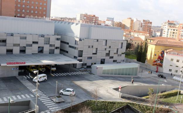 Los cinco grandes hospitales ampararán la falta de especialistas de los otros nueve de la comunidad