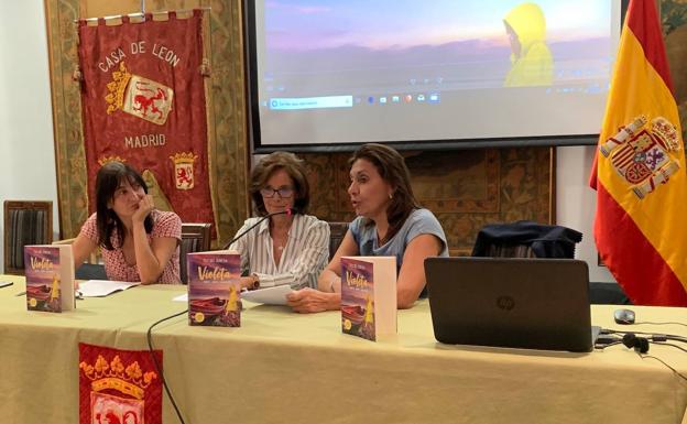 Felicitas Rebaque presenta su última novela en la Casa de León en Madrid