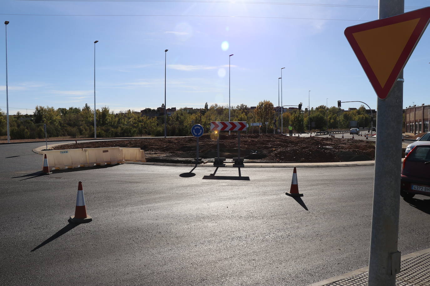 Últimos remates en la nueva rotonda de Alfageme