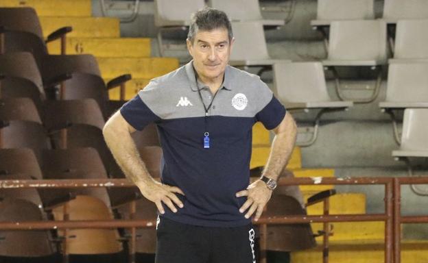 Cadenas: «El criterio arbitral será fundamental en Serbia»