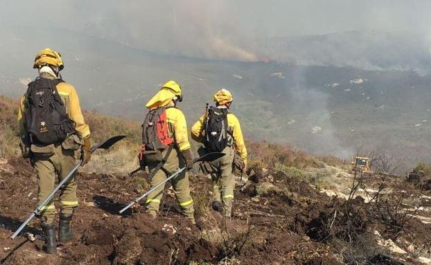 Los efectivos antiincendios de la Junta se concentrarán en Valladolid y León para denunciar su «trabajo en precario»