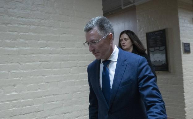 Diplomáticos de carrera colaboran con el Congreso en el 'impeachment'