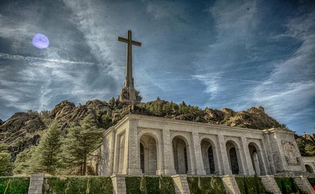 El Gobierno estudia trasladar los restos de Franco en helicóptero