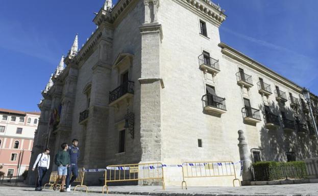 El Palacio de Santa Cruz de Valladolid pasará por el quirófano para asegurar la cornisa