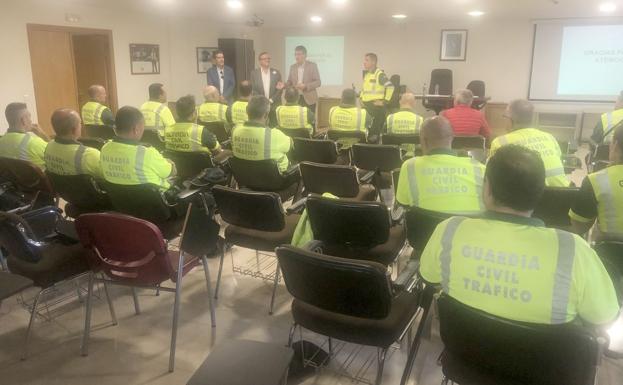 La Junta forma en León a 220 agentes sobre el protocolo ante accidentes con vehículos eléctricos