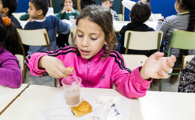 La Obra Social la Caixa consiguen 11.000 litros de leche para el banco de alimentos de León