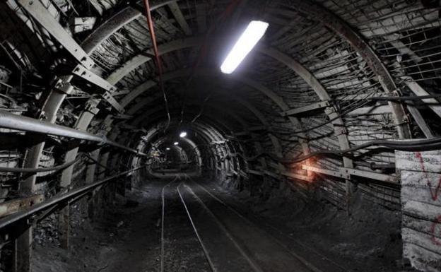 La hoja de ruta de la minería del carbón celebra su primer año de vida a medio gas