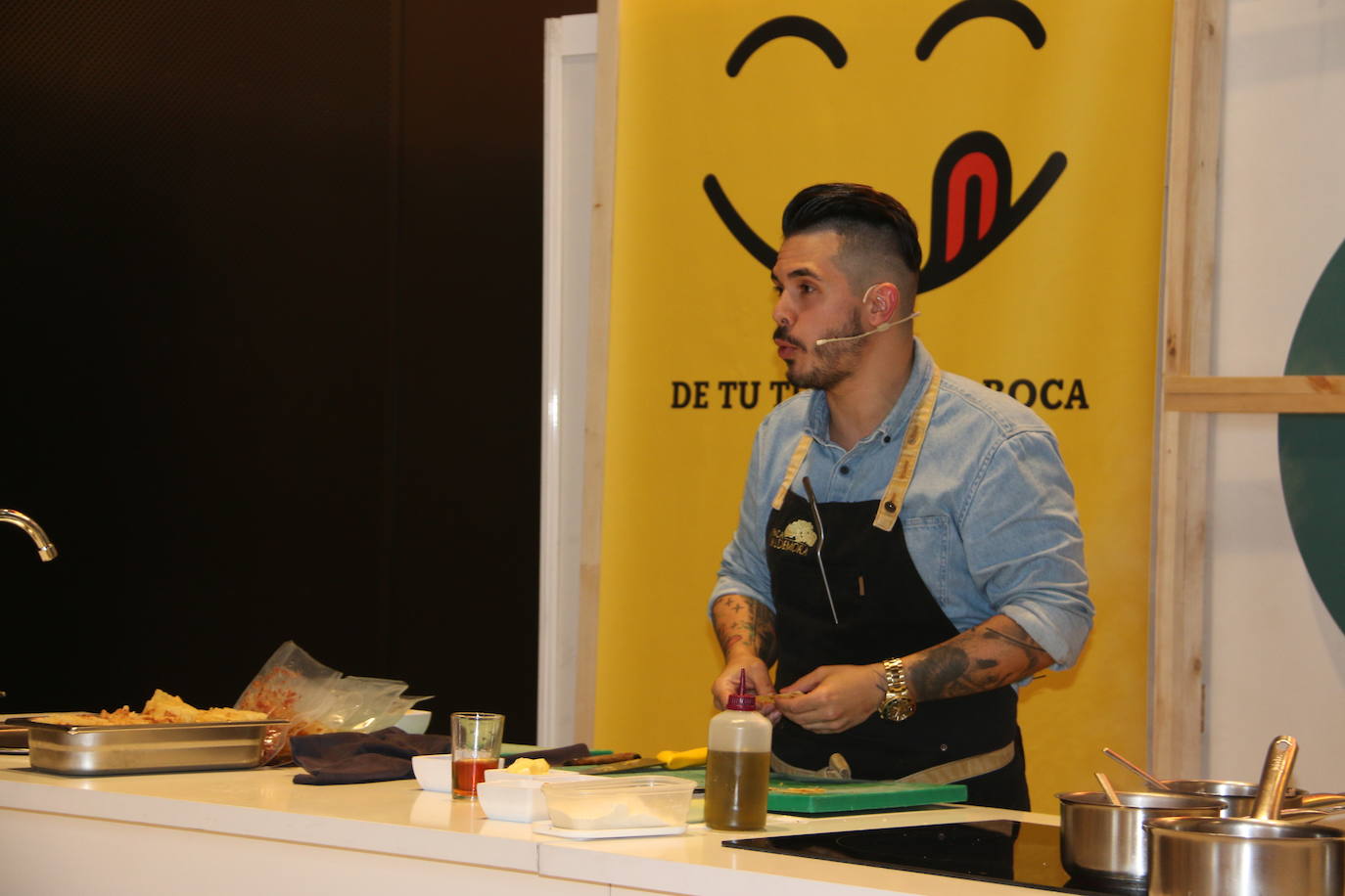 León cocina 'en vivo'