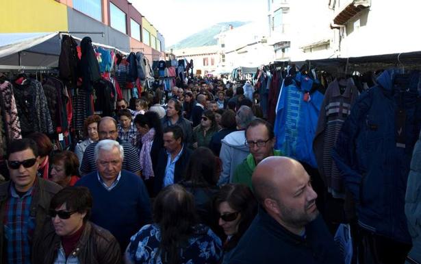 Boñar celebra una edición de la popular Feria del Pilar
